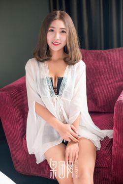 美女没穿衣服