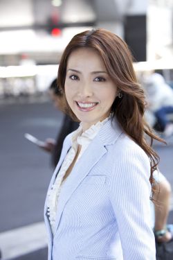 釈由美子